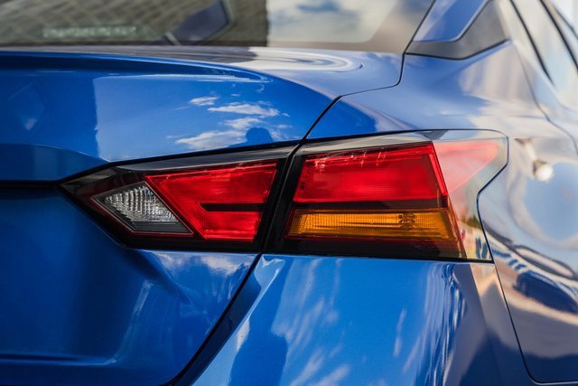 Used 2025 Nissan Altima 2.5 SV image 8