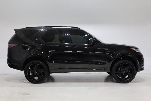 Used 2024 Land Rover Discovery Dynamic SE image 9