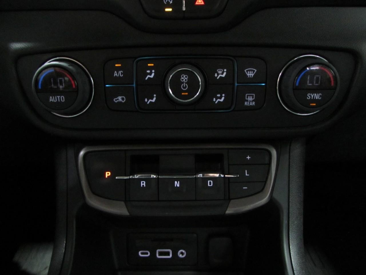 Used 2022 GMC Terrain AT4 image 31