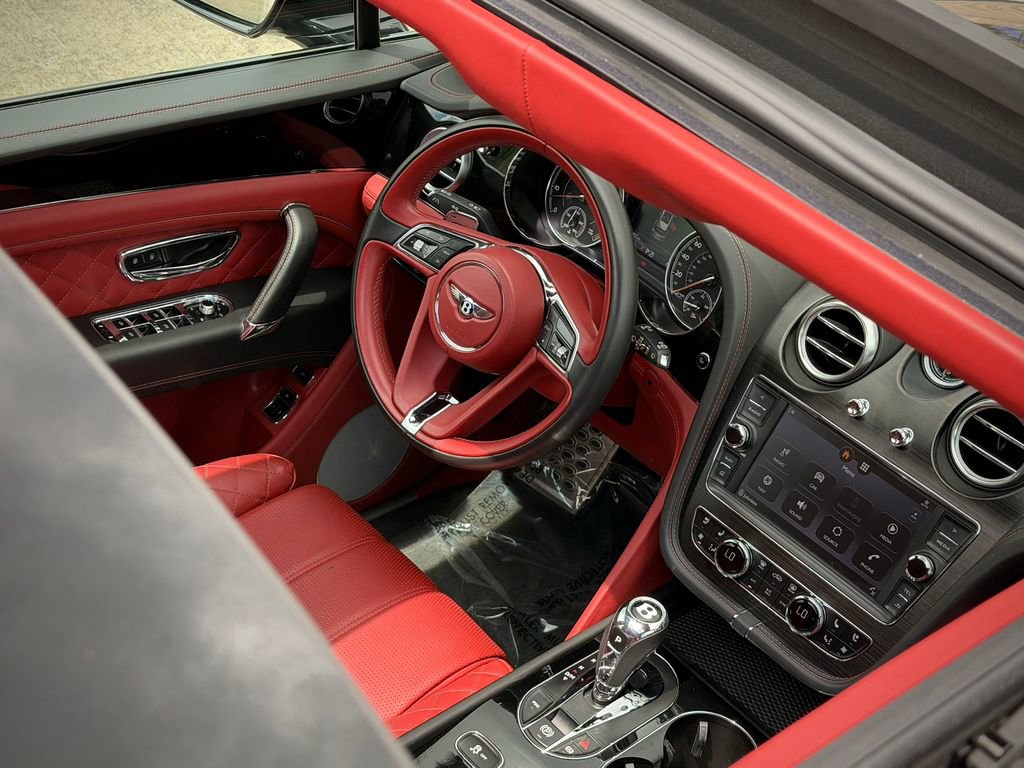 Used 2019 Bentley Bentayga AWD/4WD image 12