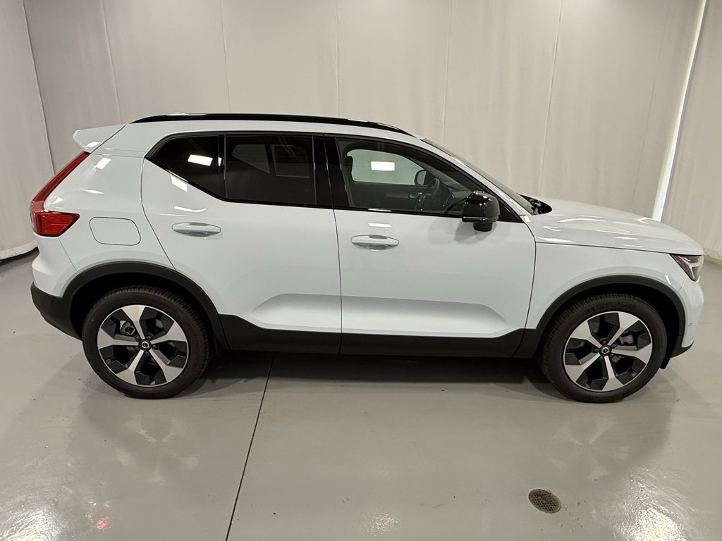 New 2026 Volvo XC40 B5 Plus w/ Protection Package Premier image 5