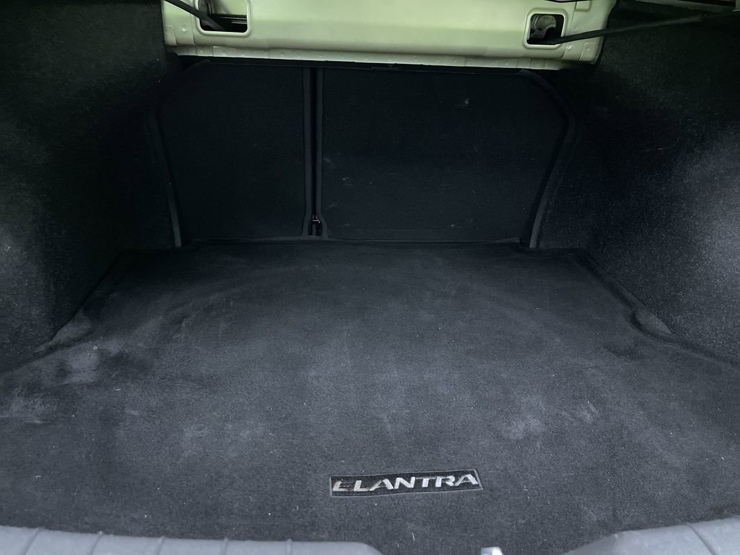 Used 2019 Hyundai Elantra SE image 26