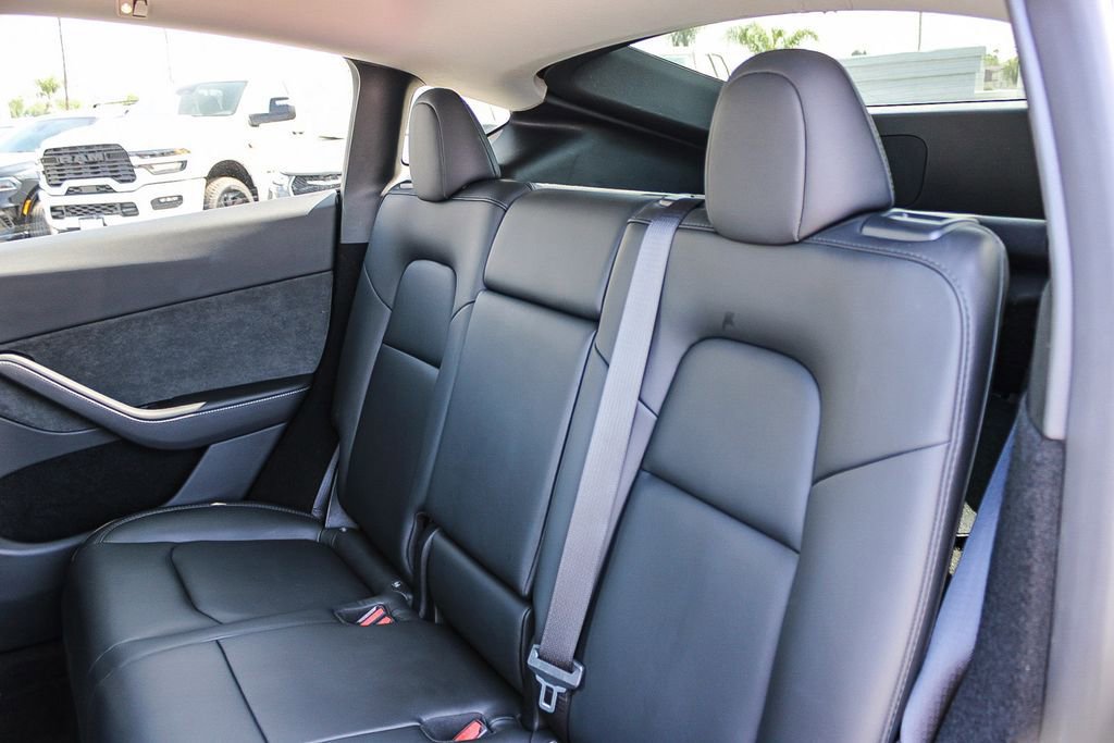 Used 2024 Tesla Model Y Long Range image 19