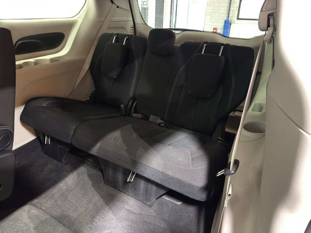 Used 2024 Chrysler Voyager LX image 12