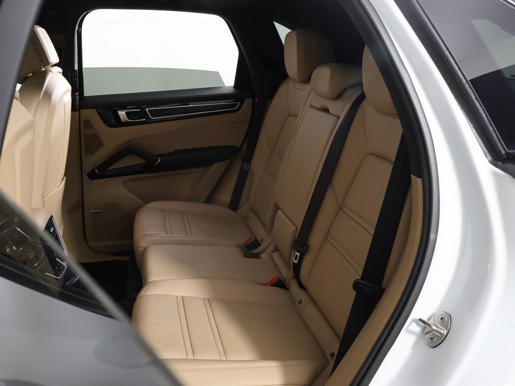 Used 2022 Porsche Cayenne GTS image 32
