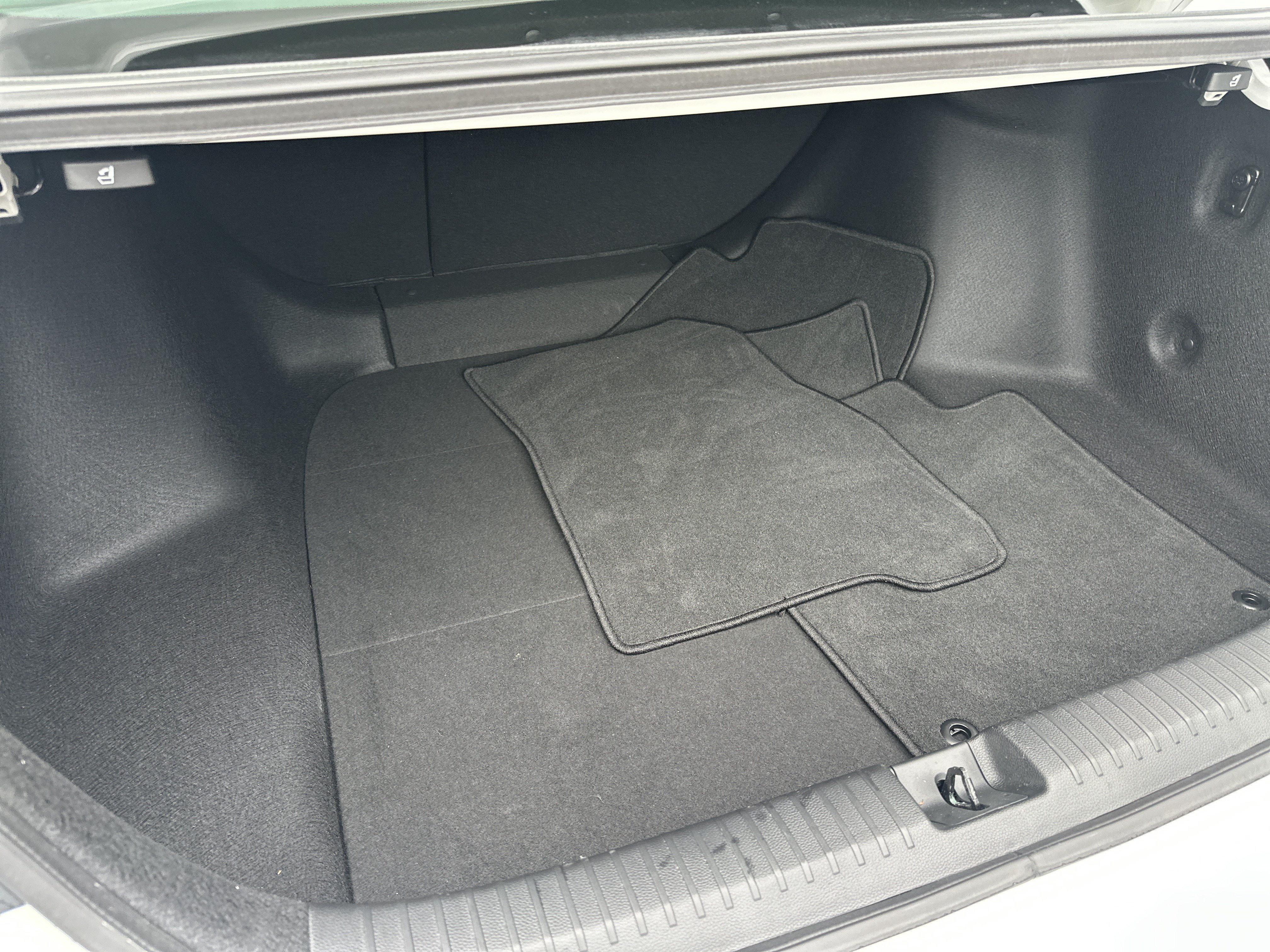 Certified 2025 Honda Accord SE image 30