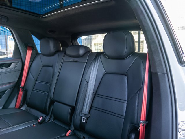 New 2026 Porsche Cayenne GTS image 31