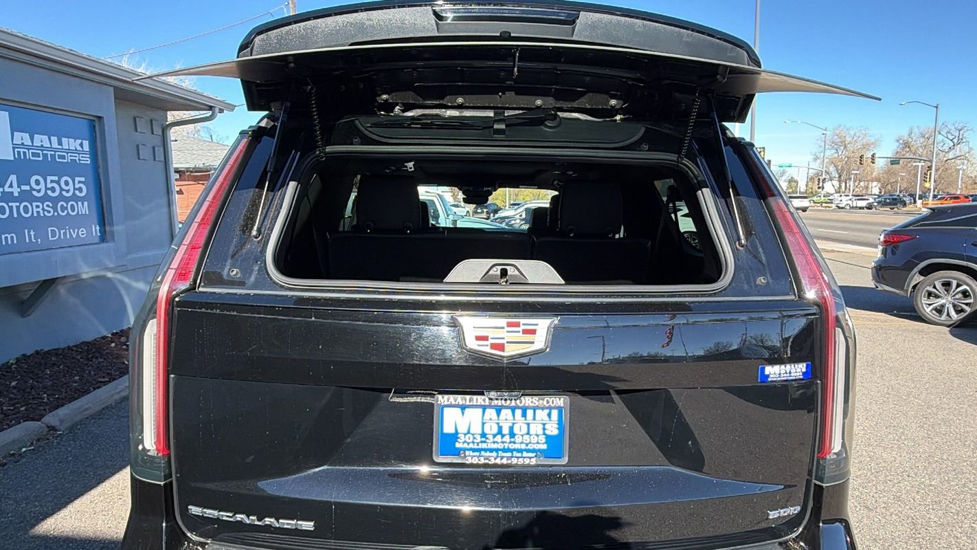 Used 2024 Cadillac Escalade ESV Sport w/ Touring Package image 7