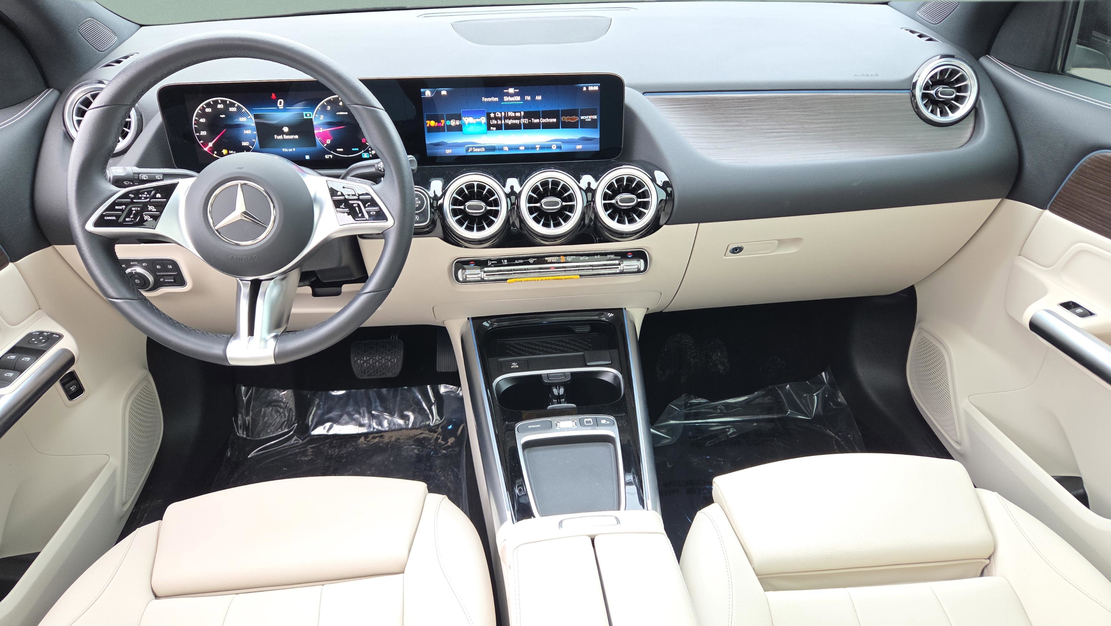 Used 2025 Mercedes-Benz GLA 250 image 27