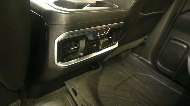 Used 2020 Chevrolet Silverado 1500 High Country w/ Technology Package AWD/4WD image 13