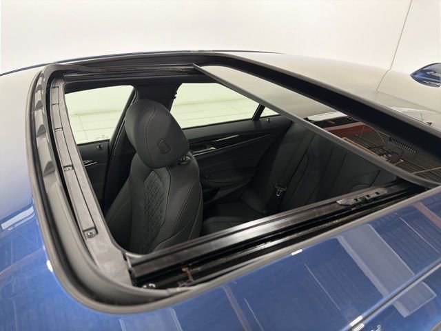 Certified 2023 BMW 530i xDrive w/ M Sport Package AWD/4WD image 27