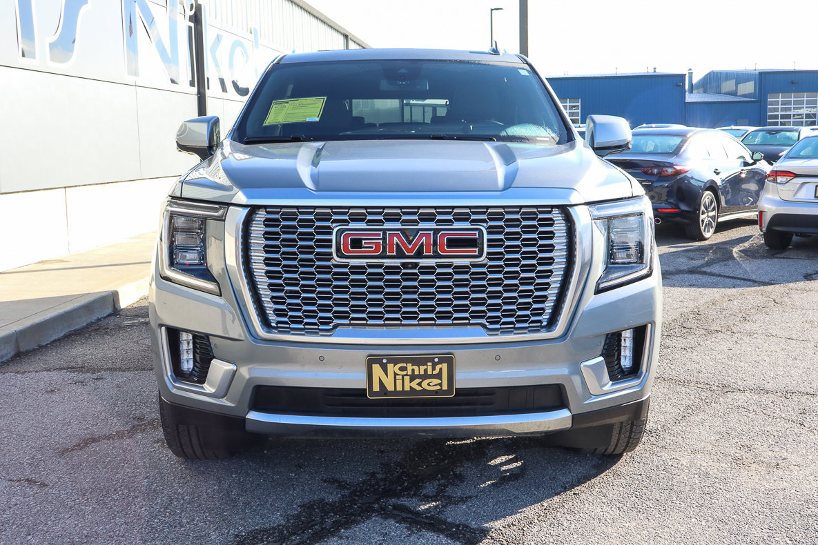 Used 2024 GMC Yukon XL Denali AWD/4WD image 2