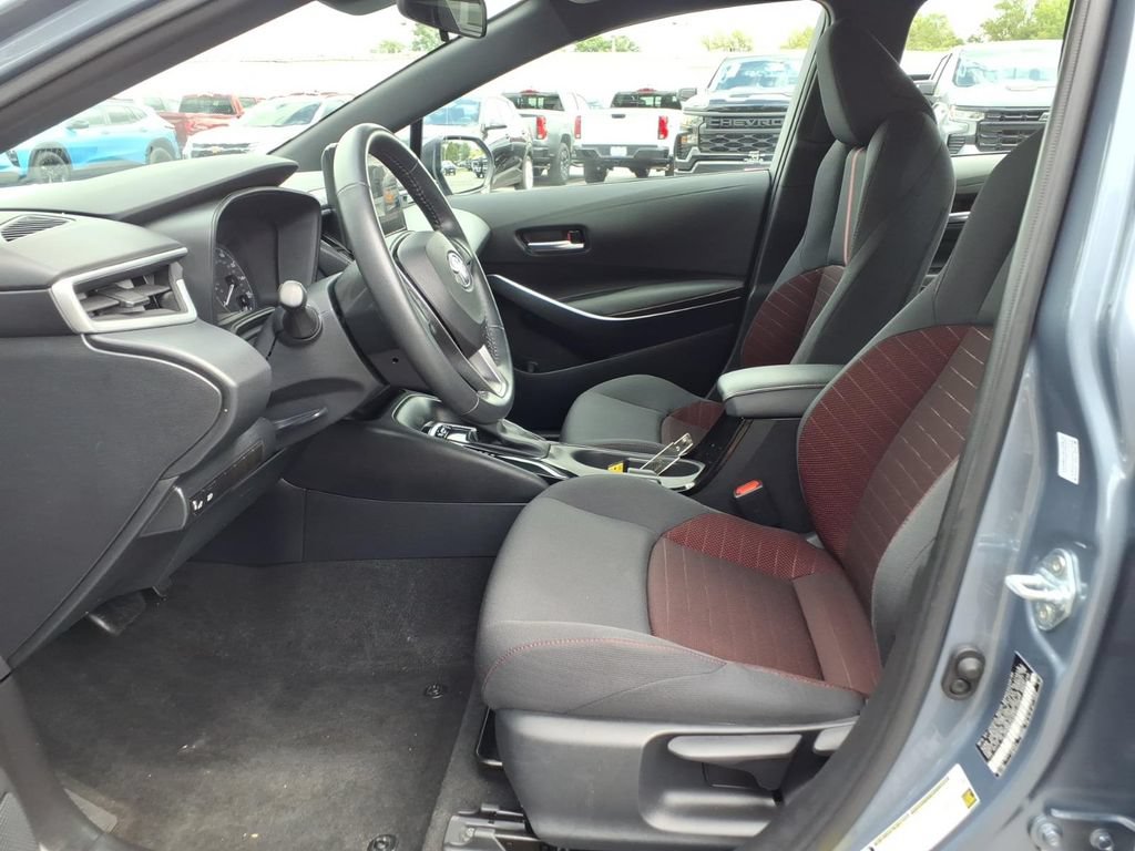 Used 2023 Toyota Corolla SE FWD image 9