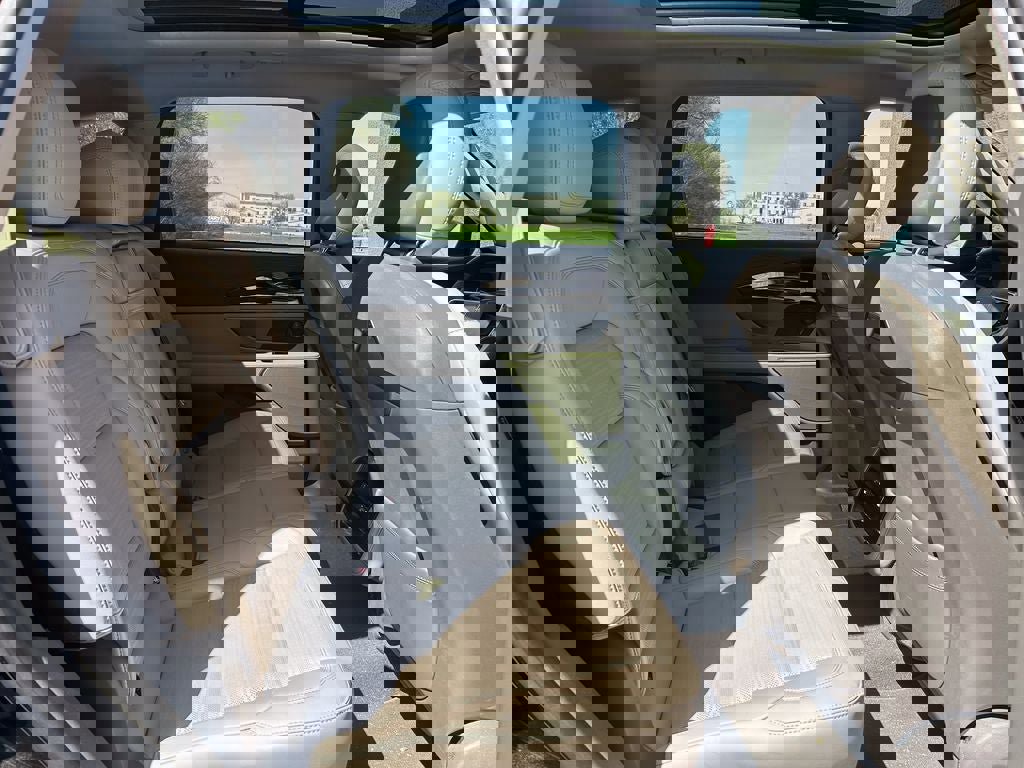 Used 2025 Lincoln Nautilus Reserve AWD/4WD image 18