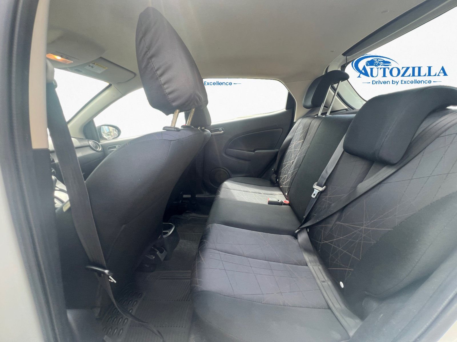 Used 2014 MAZDA MAZDA2 Sport FWD image 10