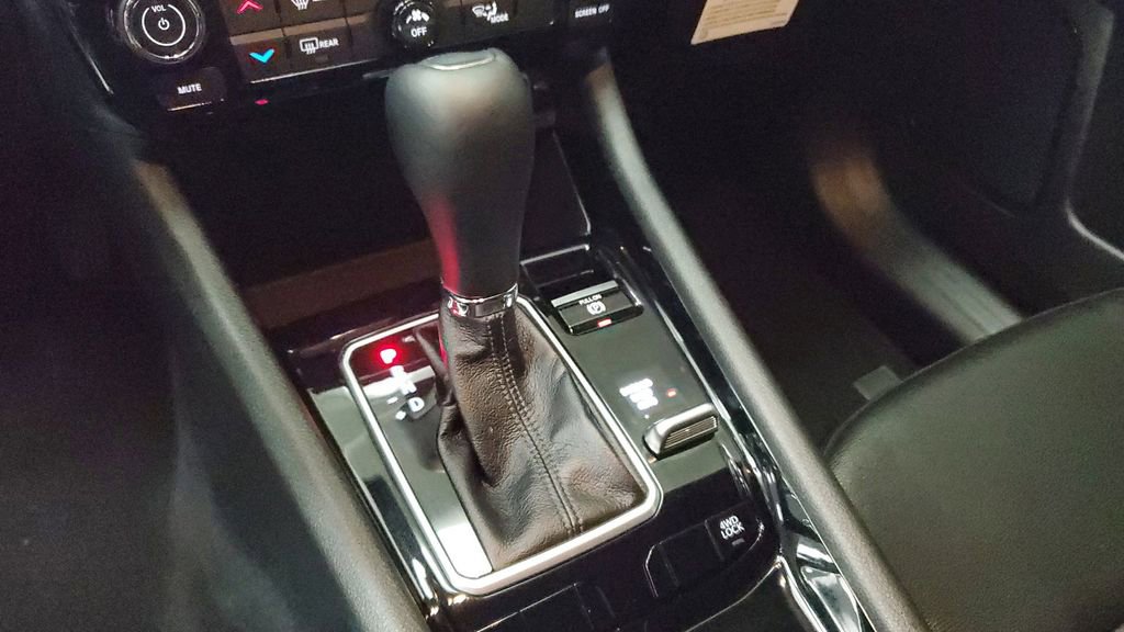 Used 2026 Jeep Compass Latitude image 25