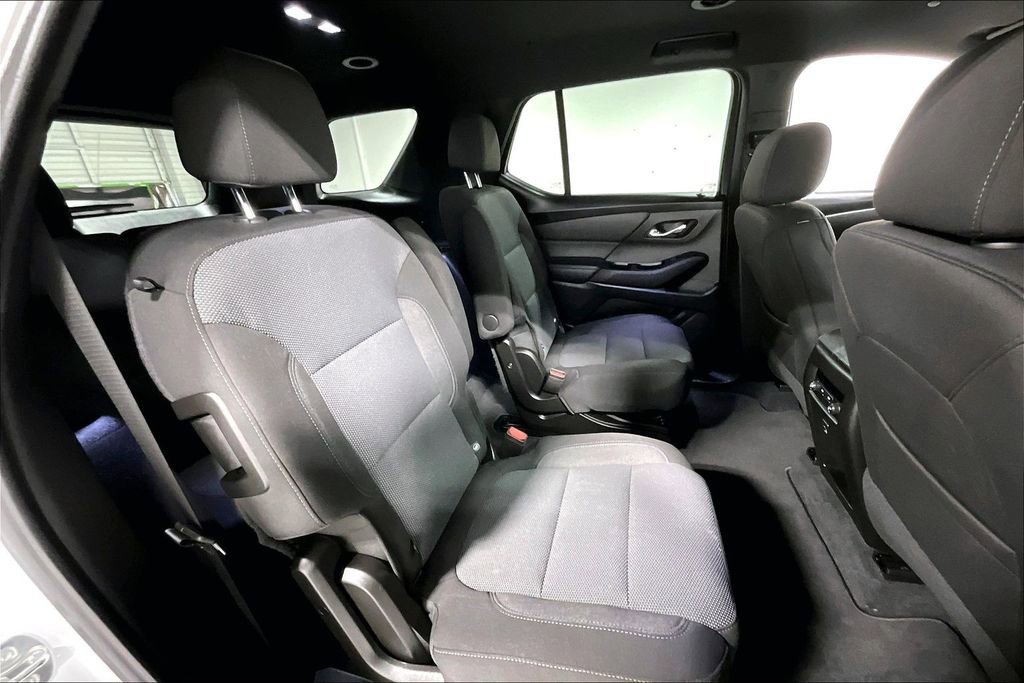 Used 2023 Chevrolet Traverse LT FWD image 35