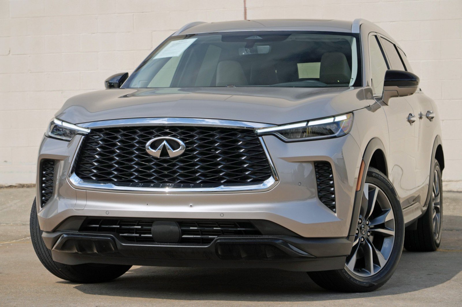 Used 2025 INFINITI QX60 Luxe FWD image 3
