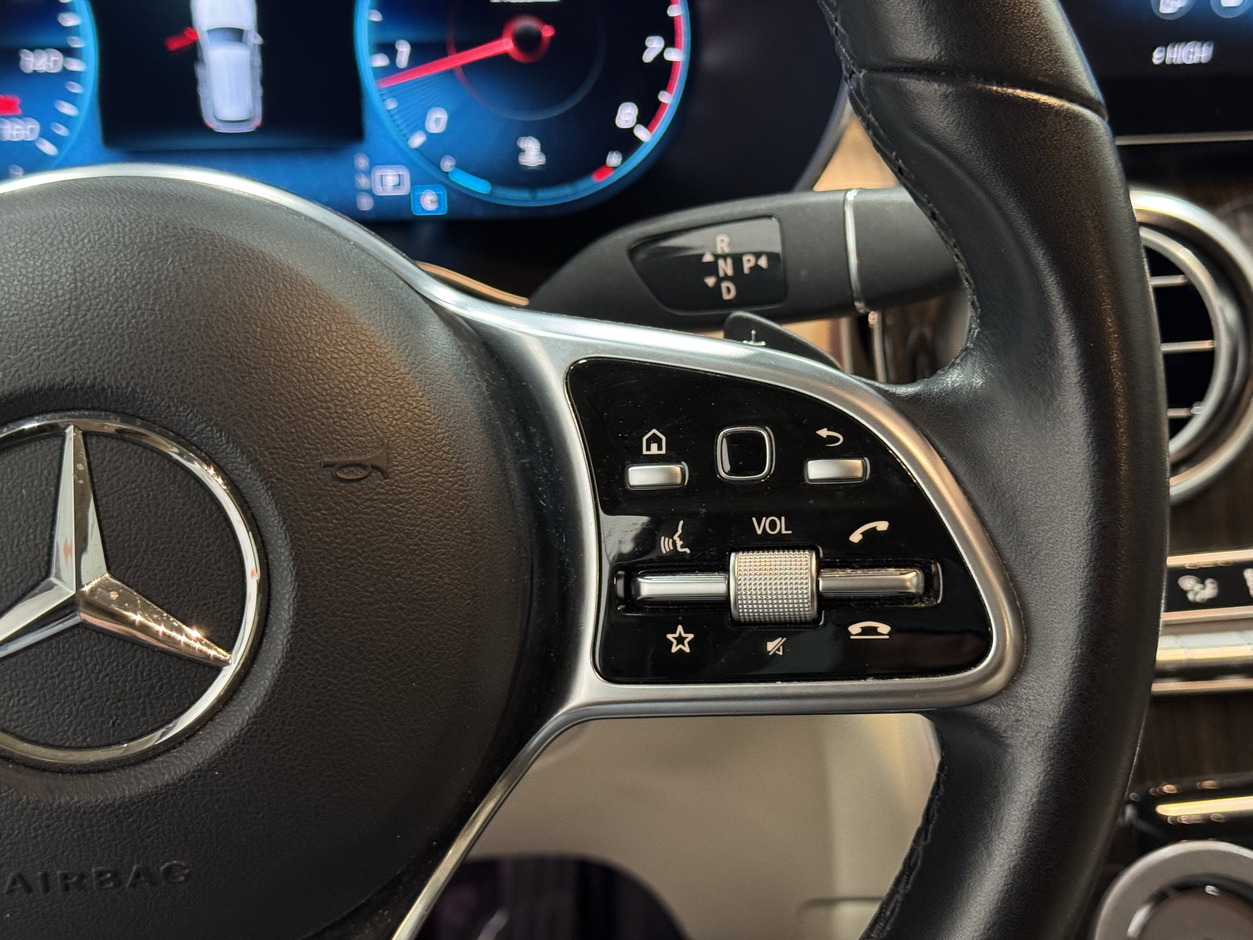 Used 2020 Mercedes-Benz GLC 300 4MATIC image 24