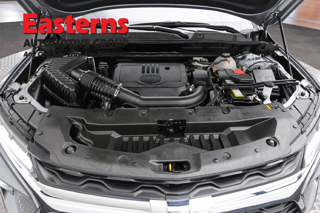 Used 2025 Chevrolet Blazer LT FWD image 8