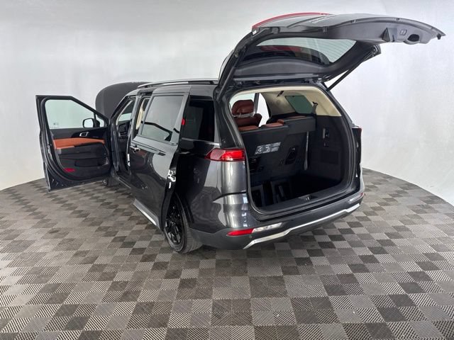 Used 2023 Kia Carnival SX Prestige FWD image 20