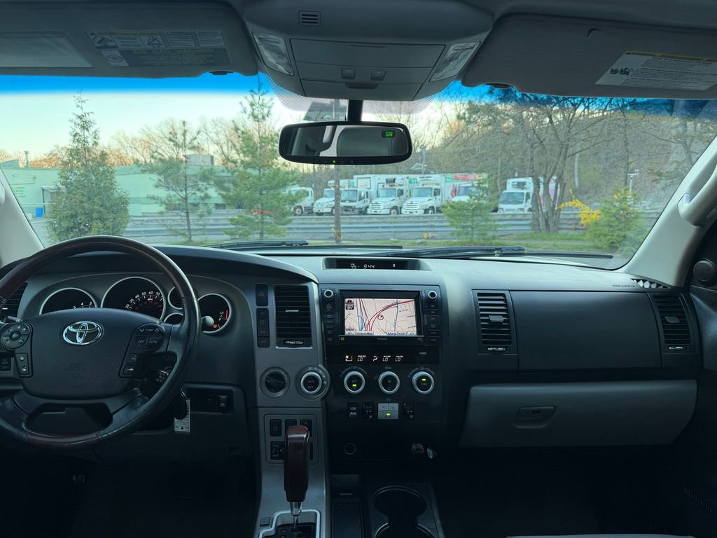 Used 2011 Toyota Sequoia Platinum image 25