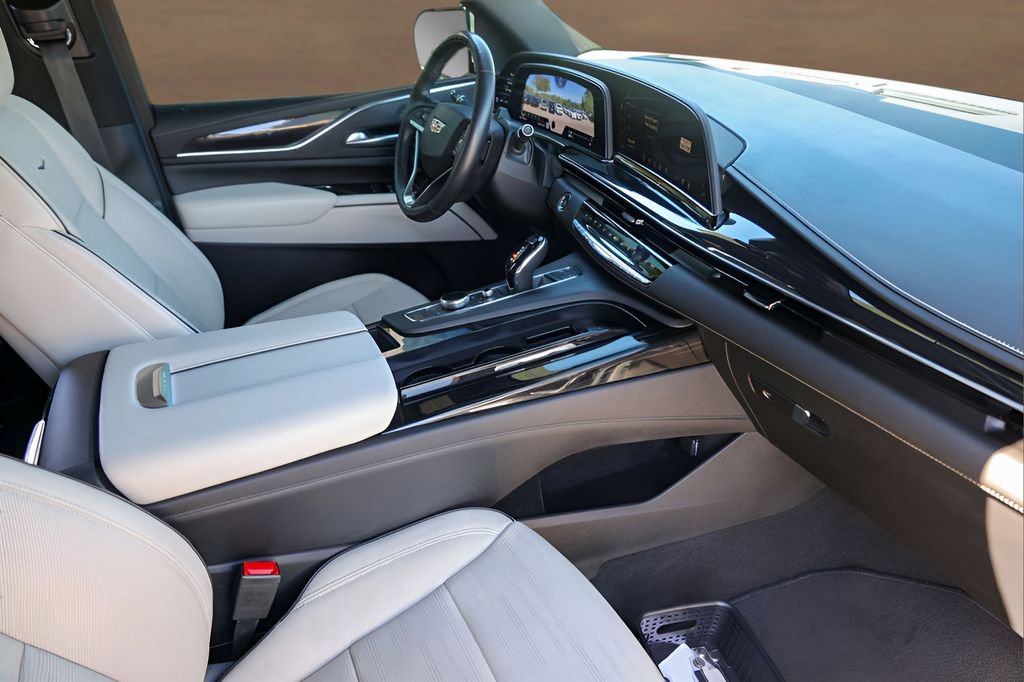 Certified 2023 Cadillac Escalade Sport w/ LPO, ONYX Package image 32