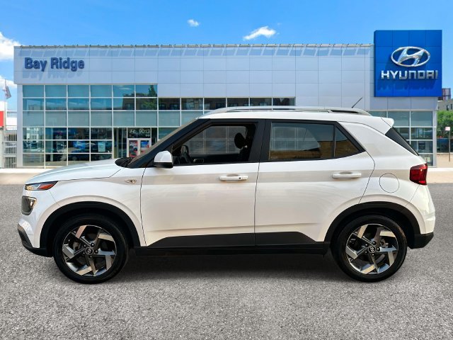 Used 2025 Hyundai Venue SEL FWD image 8
