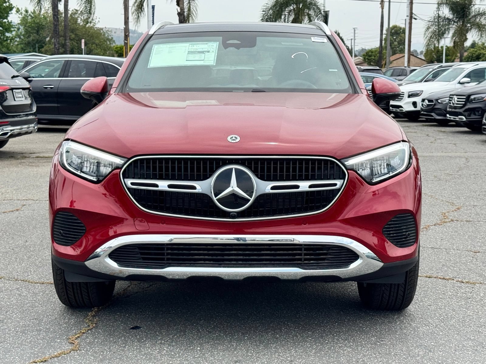 Used 2025 Mercedes-Benz GLC 300 4MATIC image 5