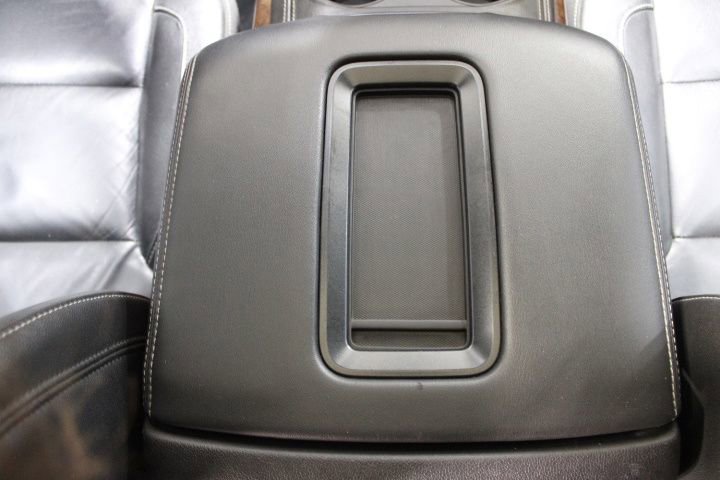 Used 2020 Chevrolet Suburban LT image 36