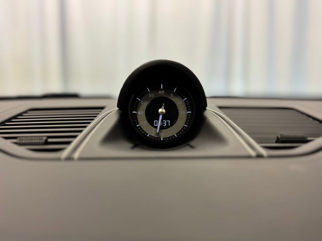 Certified 2024 Porsche 911 Carrera GTS image 34