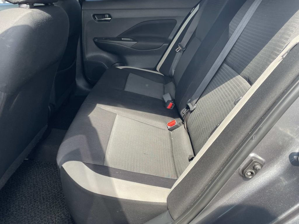 Used 2022 Nissan Versa SV FWD image 12