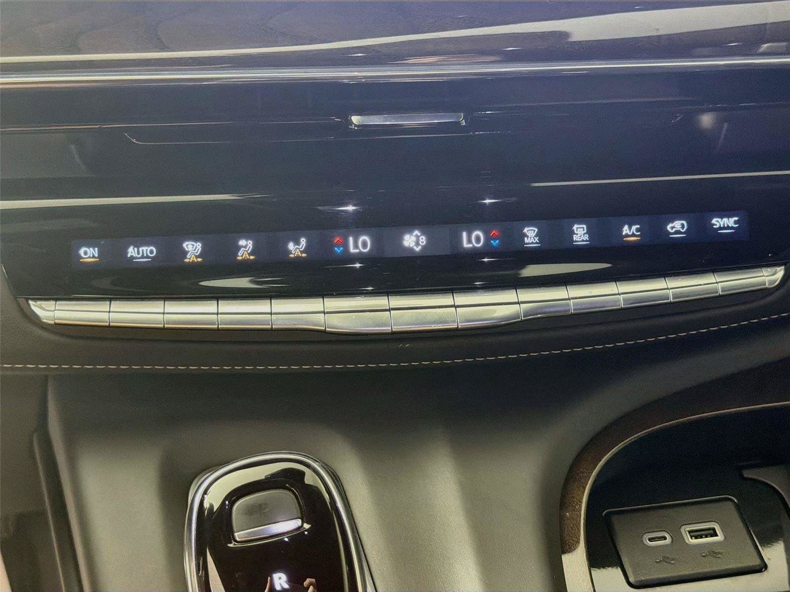 Certified 2024 Cadillac Escalade ESV Sport Platinum w/ LPO, ONYX Package AWD/4WD image 16