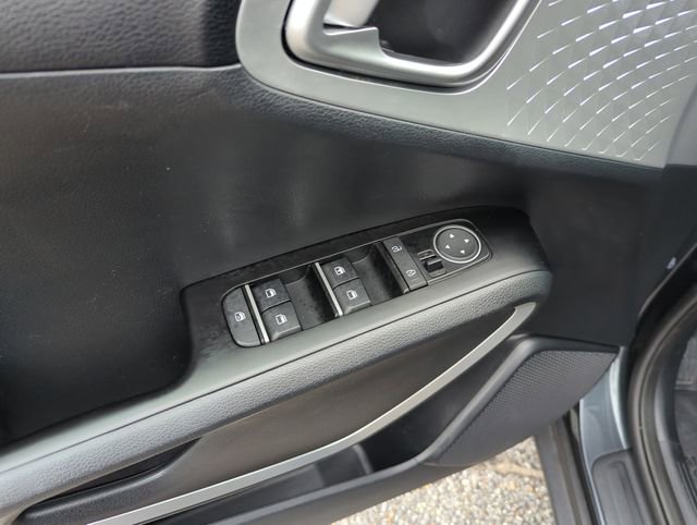 Used 2024 Kia Soul LX w/ Option Group 015 FWD image 18