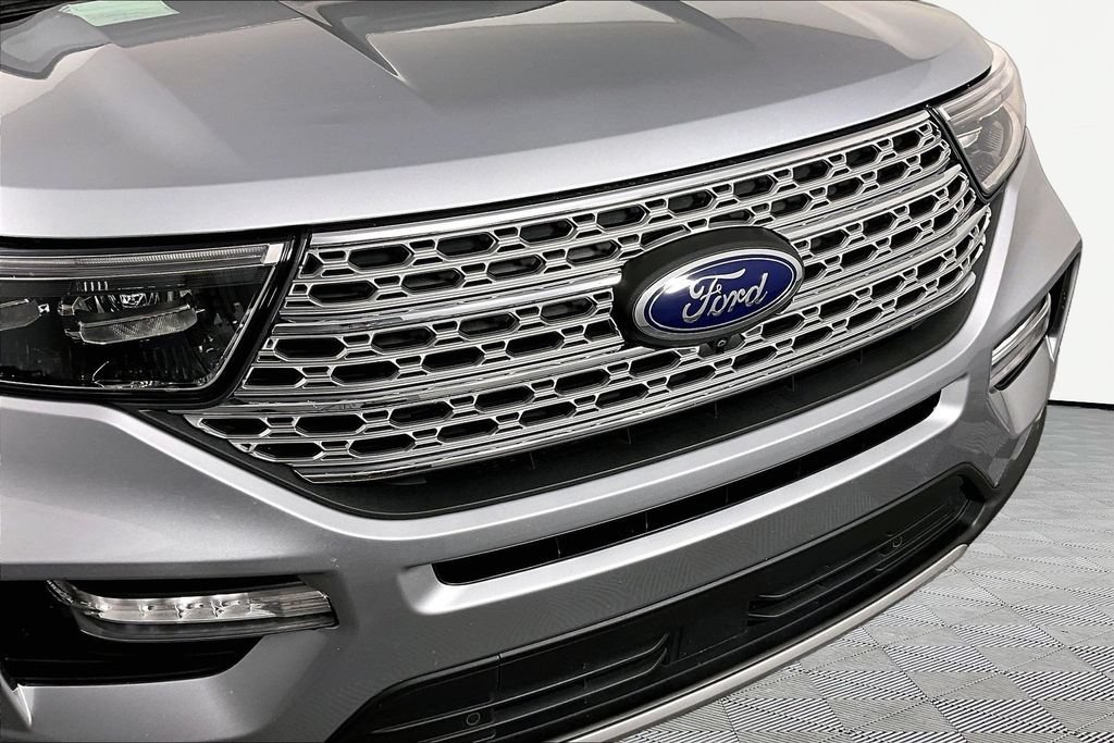 Used 2023 Ford Explorer Limited w/ Equipment Group 301A AWD/4WD image 31