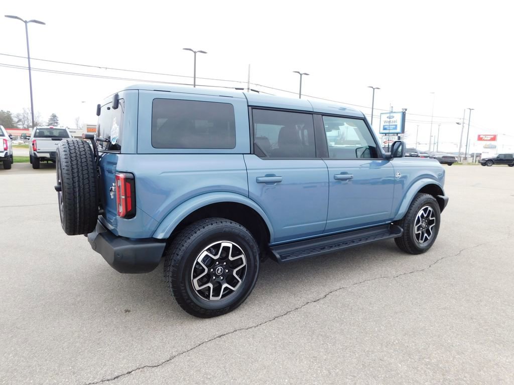 Used 2025 Ford Bronco Outer Banks image 3