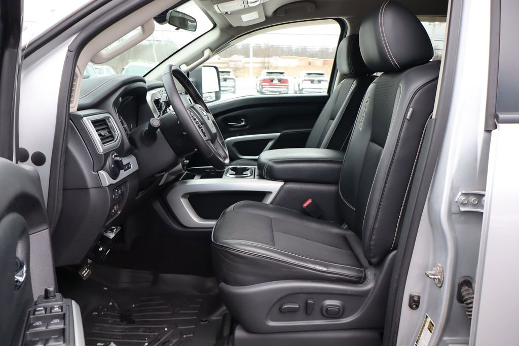 Used 2018 Nissan Titan PRO-4X image 11