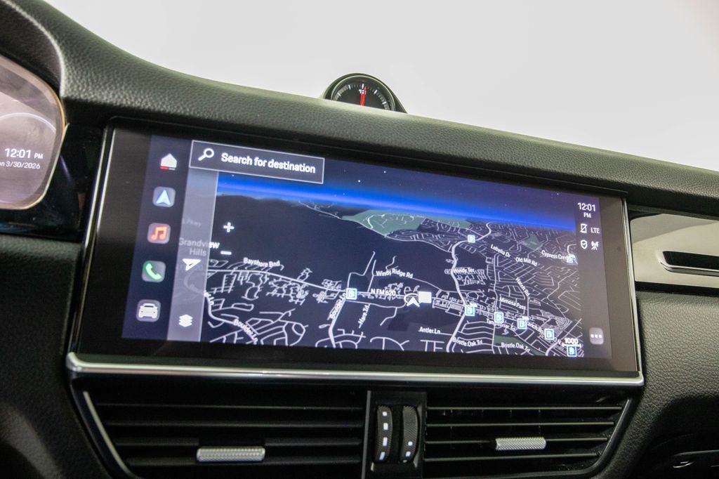 Used 2023 Porsche Cayenne image 23