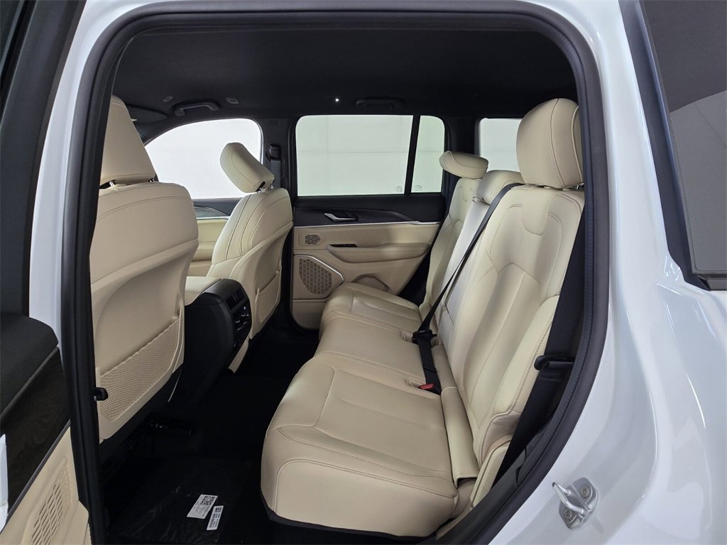 New 2025 Jeep Grand Cherokee Limited image 9