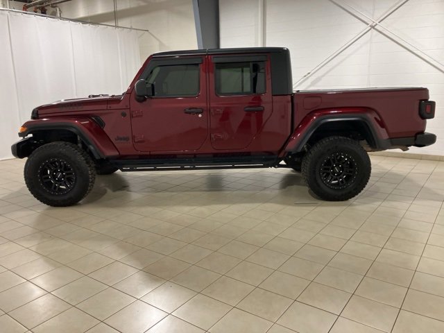 Used 2021 Jeep Gladiator Willys image 2