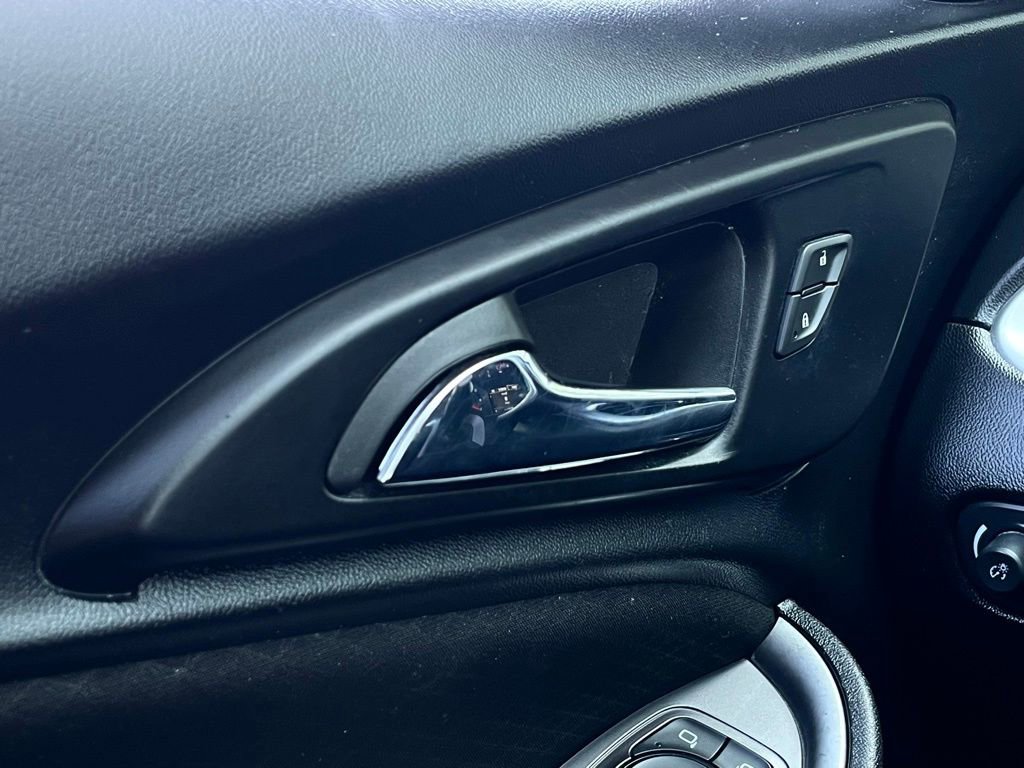 Used 2021 Chevrolet Malibu RS image 12