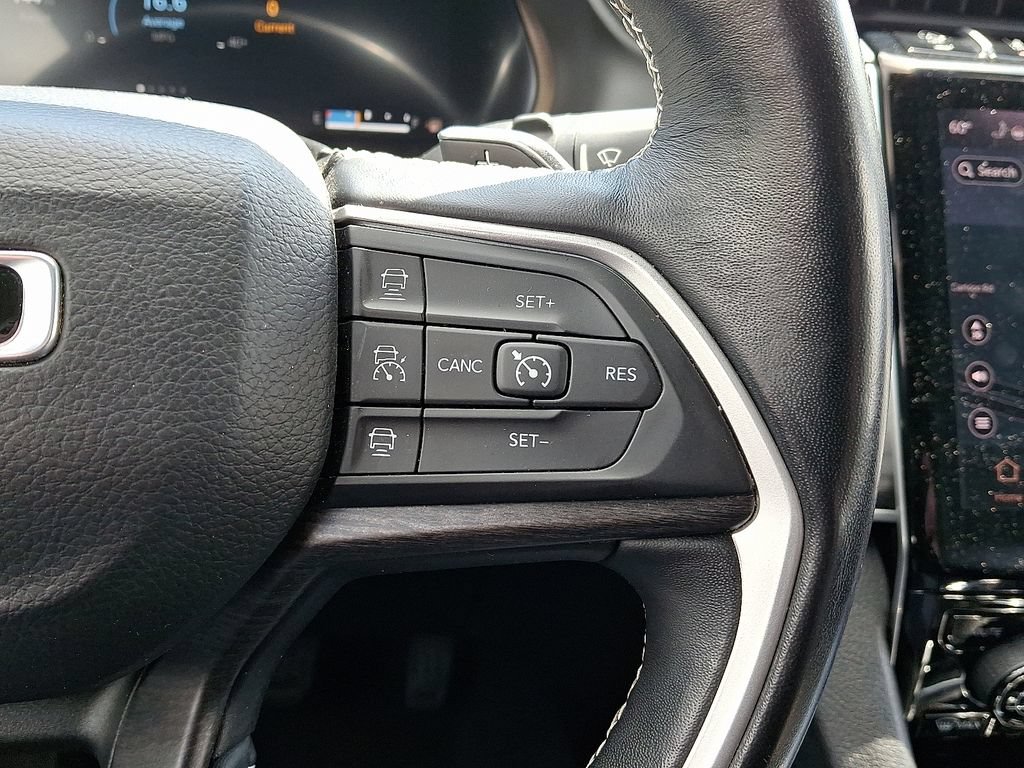 Used 2022 Jeep Grand Cherokee Limited AWD/4WD image 23