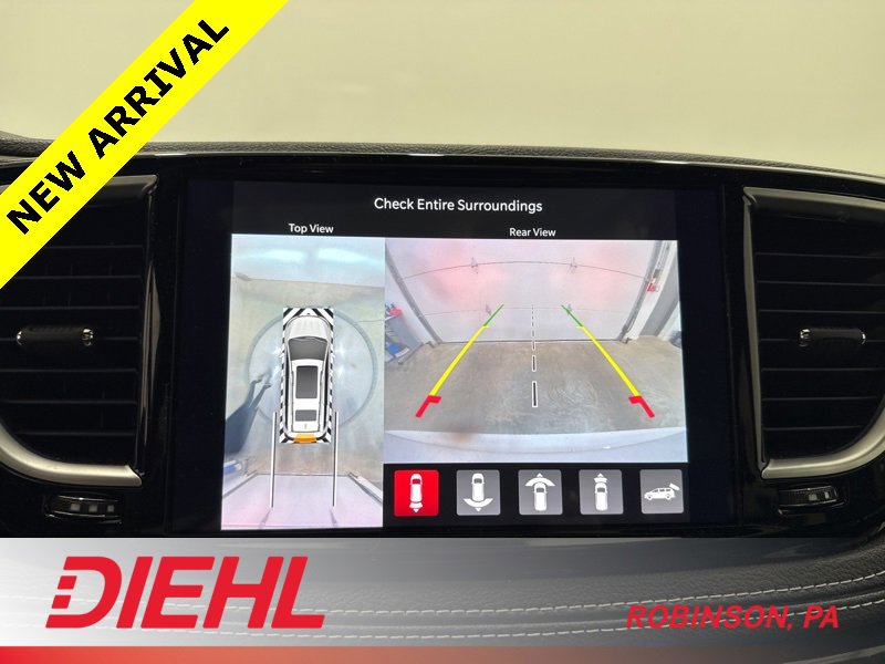 Used 2023 Chrysler Pacifica Limited w/ S Appearance Package image 34