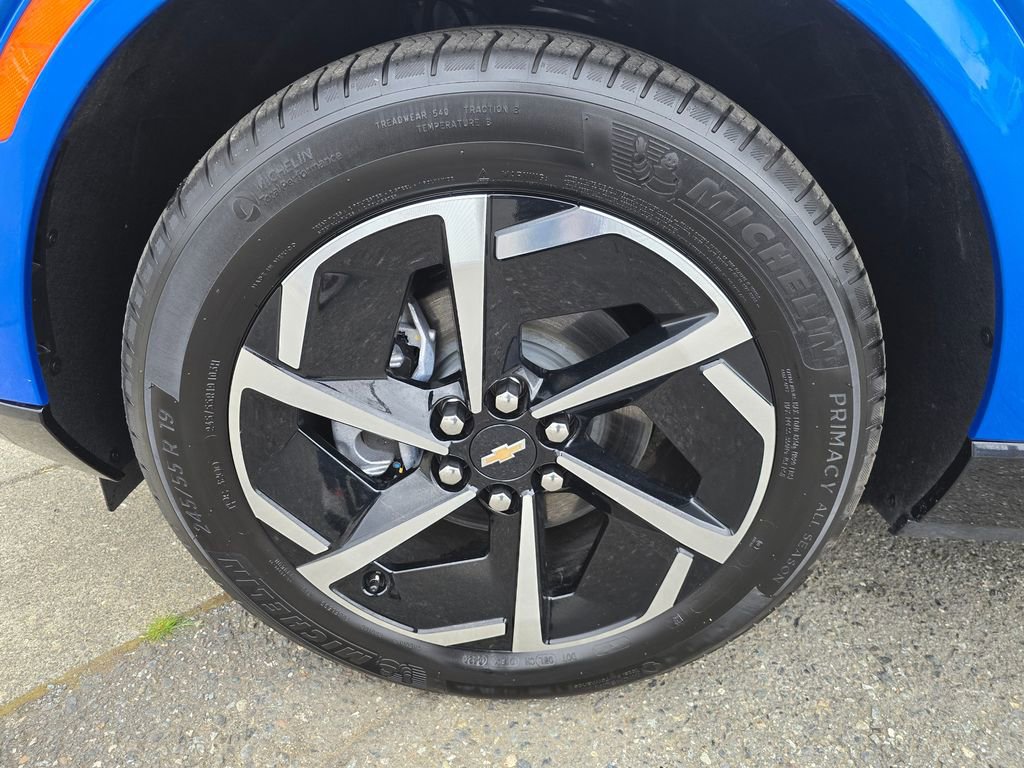 Used 2025 Chevrolet Equinox EV LT w/ Convenience Package FWD image 9