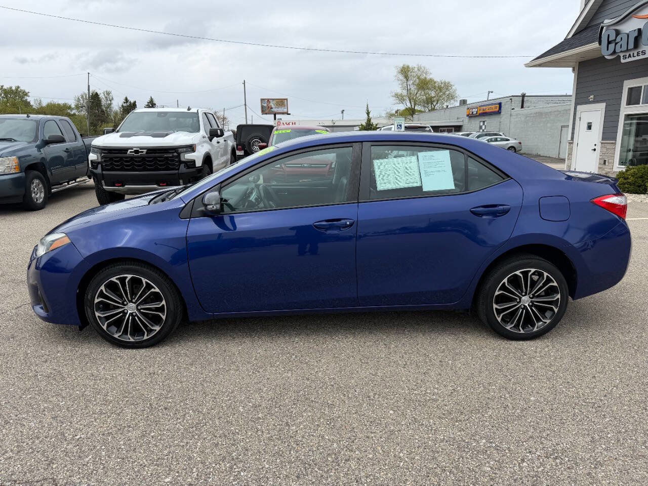 Used 2015 Toyota Corolla S FWD image 2