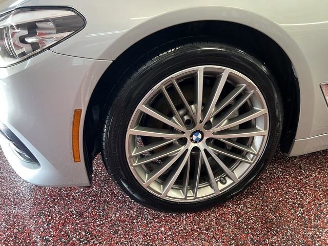 Used 2018 BMW 530i xDrive w/ Premium Package AWD/4WD image 11