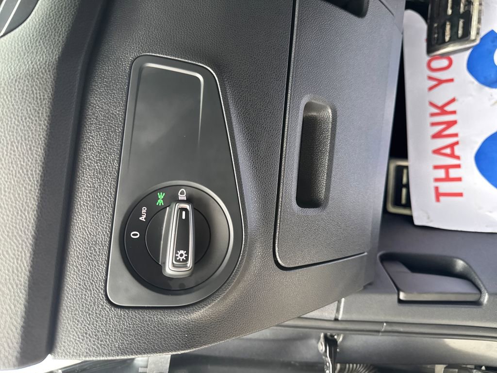 Used 2024 Volkswagen Tiguan SE R-Line image 31