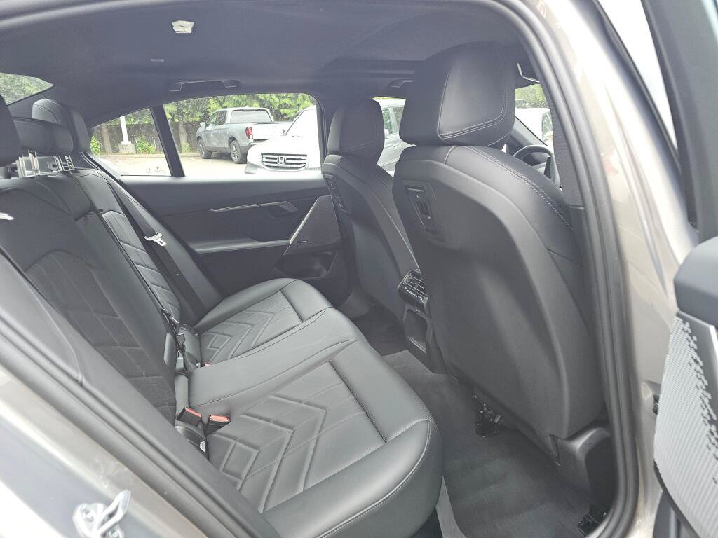 Used 2026 BMW 530i xDrive AWD/4WD image 14