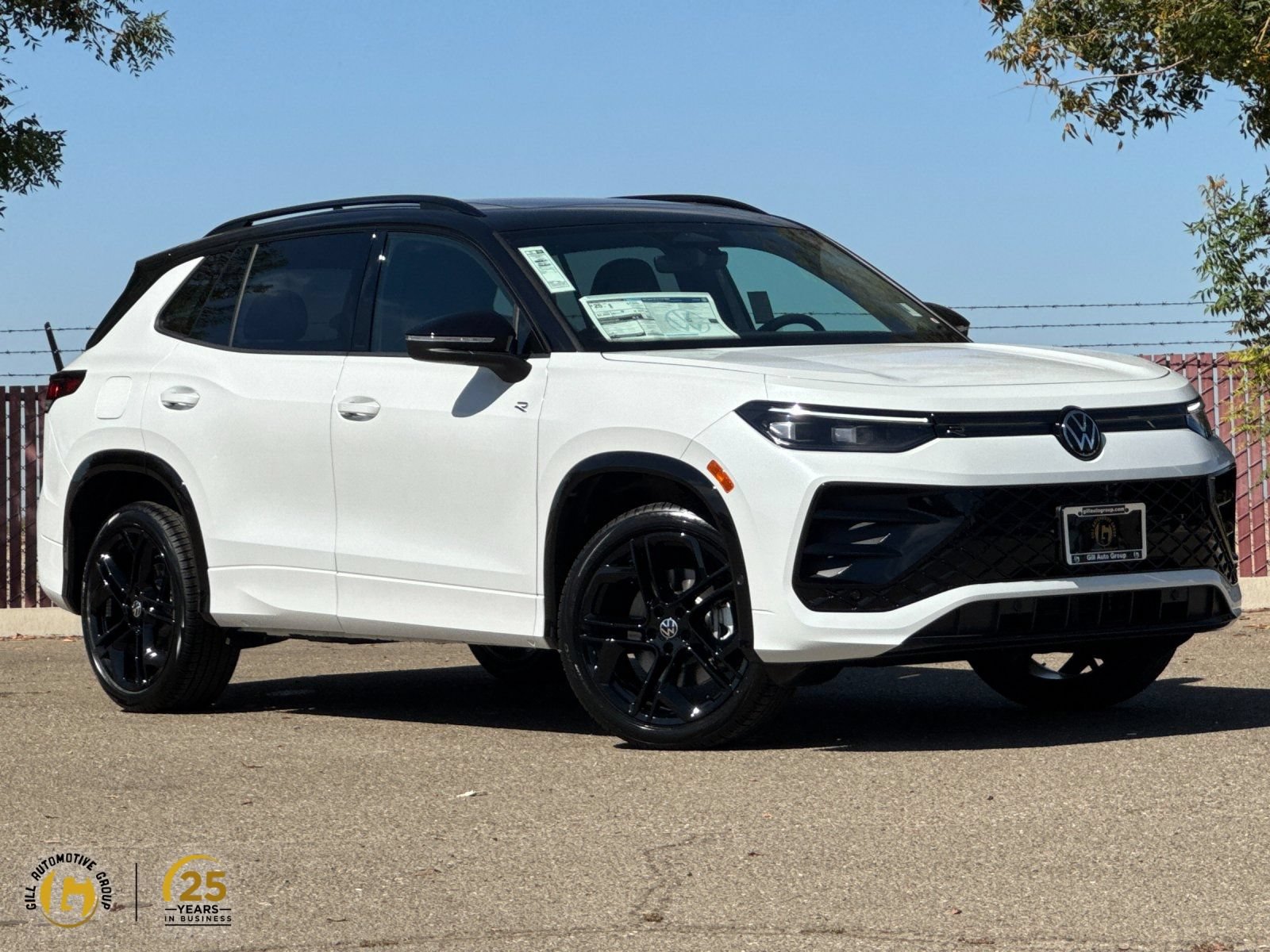 New 2026 Volkswagen Tiguan SE R-Line AWD/4WD image 1
