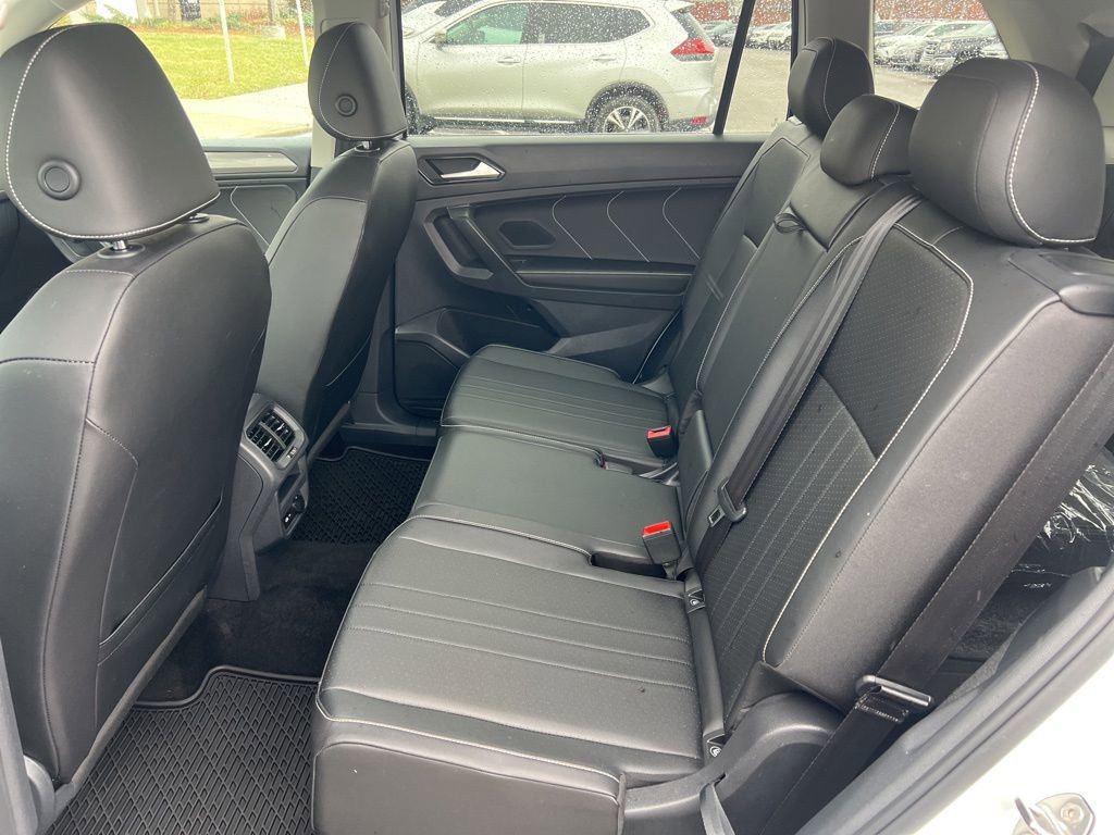 Used 2022 Volkswagen Tiguan SE image 24